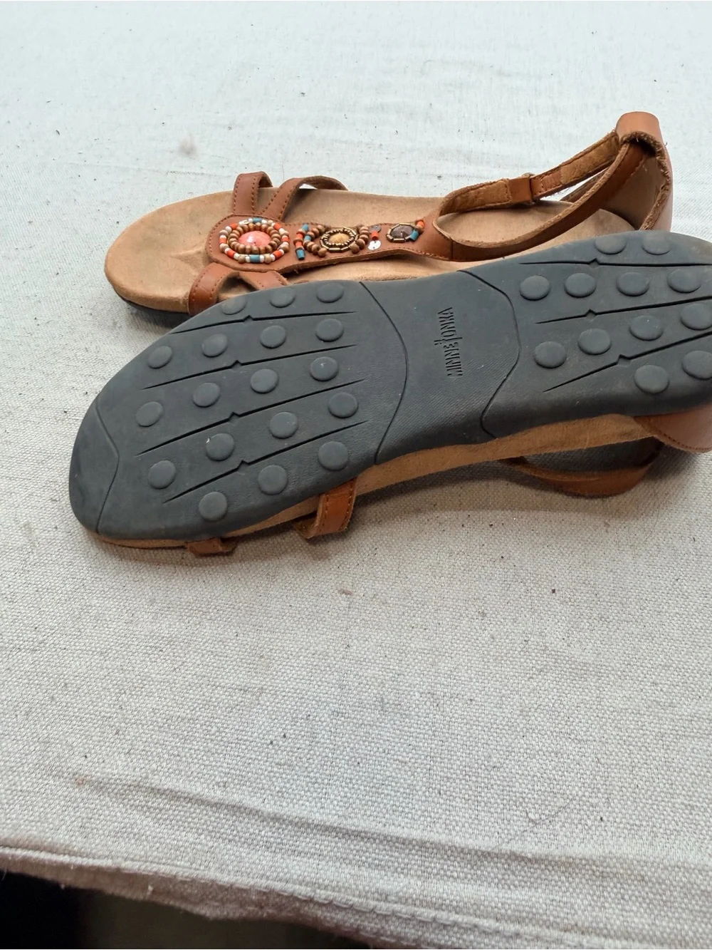 Minnetonka Women's Tan Beaded T-Strap Sandals